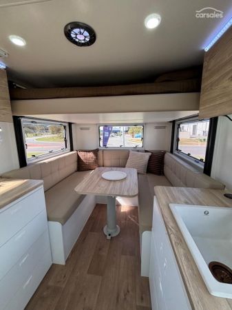 2024 Royal Flair AUSSIEMATE image