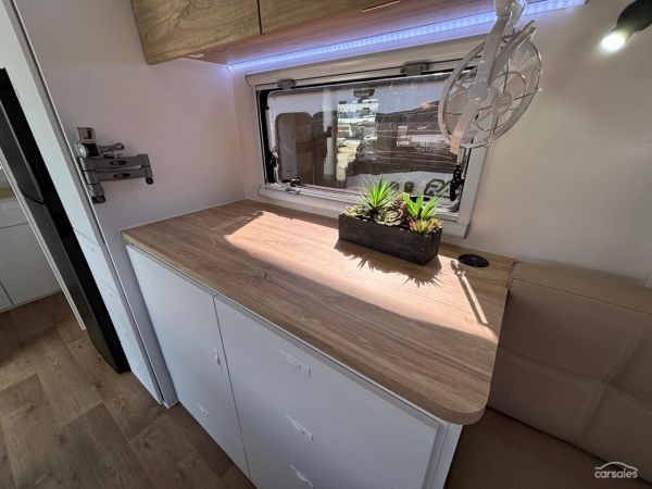 2024 Royal Flair AUSSIEMATE image