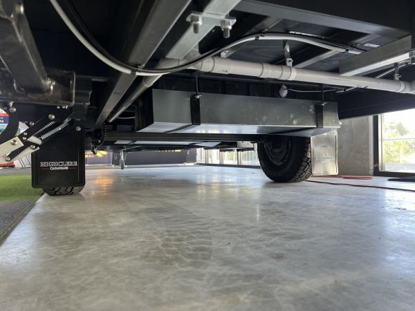 2025 Highclere Caravans Dynasty L.E Little Cote Caravan image