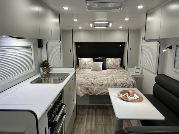 2025 Highclere Caravans Dynasty L.E Little Cote Caravan image