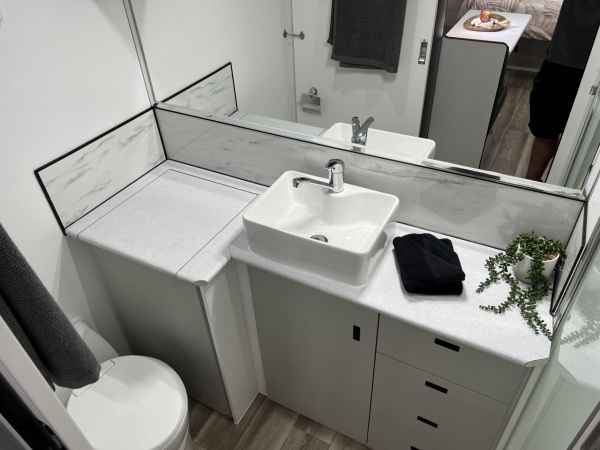 2025 Highclere Caravans Dynasty L.E Little Cote Caravan image