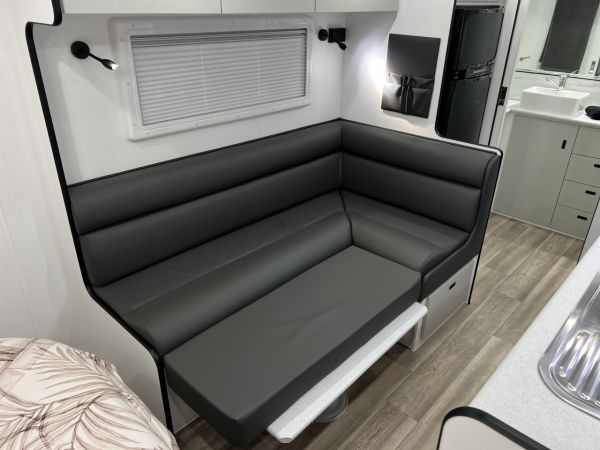 2025 Highclere Caravans Dynasty L.E Little Cote Caravan image