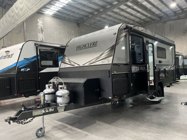 2025 Highclere Caravans Dynasty Little Villa Caravan image