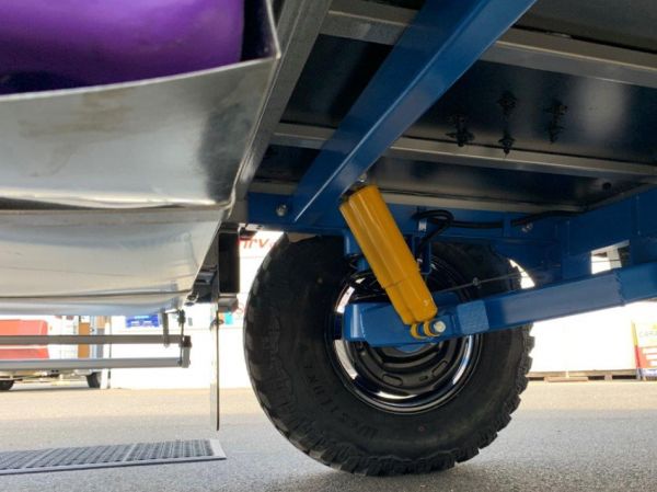 2020 Highline ENFORCER Caravan 17' 6'' Semi-off Road $64,500 image