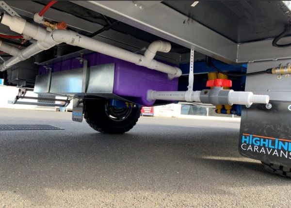 2020 Highline ENFORCER Caravan 17' 6'' Semi-off Road $64,500 image