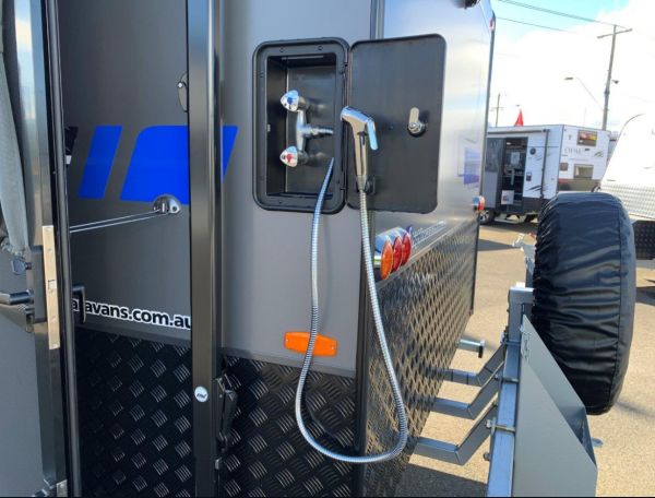 2020 Highline ENFORCER Caravan 17' 6'' Semi-off Road $64,500 image