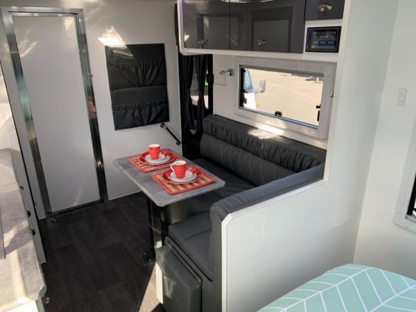 2020 Highline ENFORCER Caravan 17' 6'' Semi-off Road $64,500 image