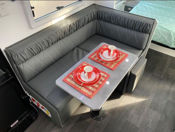 2020 Highline ENFORCER Caravan 17' 6'' Semi-off Road $64,500 image