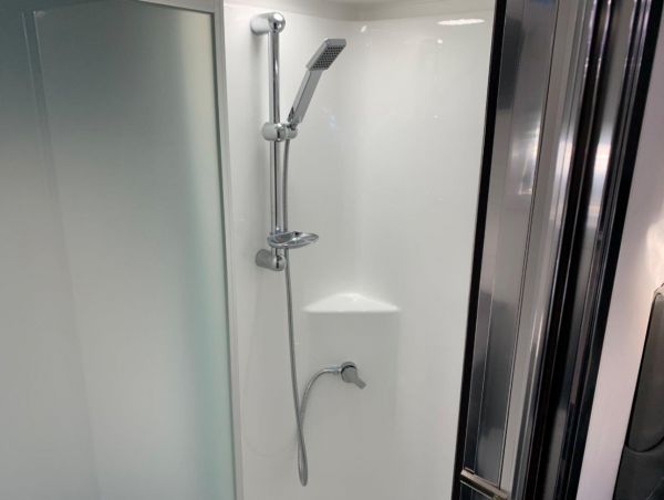 2020 Highline ENFORCER Caravan 17' 6'' Semi-off Road $64,500 image