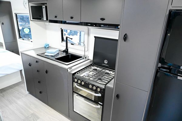 2025 Viscount Wildshark 3.5 Caravan image