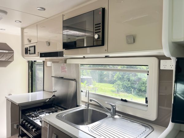 2020 Masterpiece Performance 20'8 Off Road Caravan image