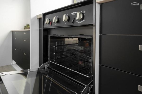 2023 Windsor Simpson image