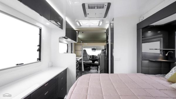 2023 Windsor Simpson image