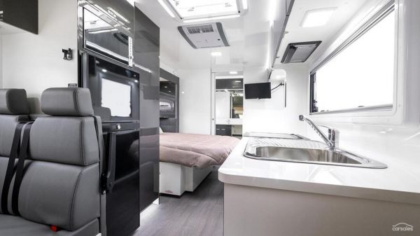 2023 Windsor Simpson image