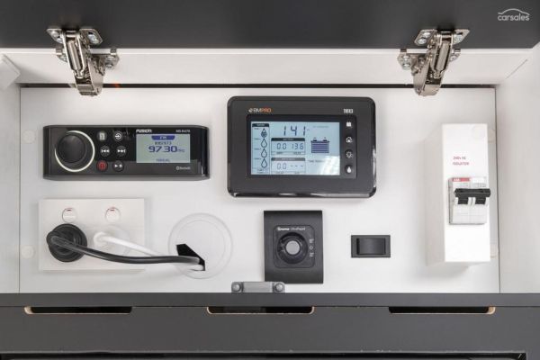 2023 Windsor Simpson image