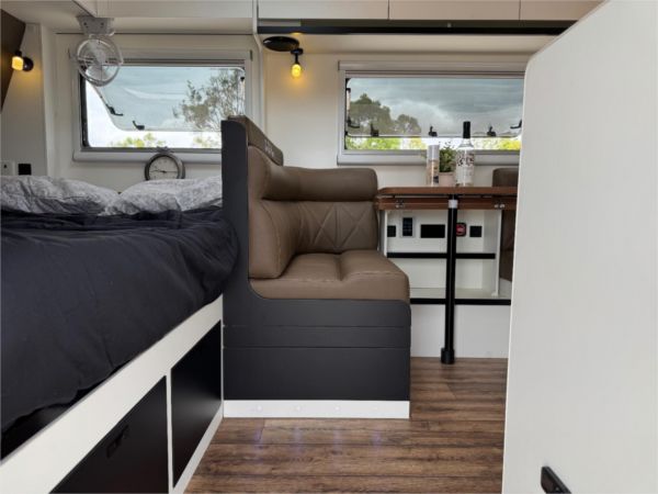 2025 On The Move Caravans Adventure 5.7F Black Edition Other image