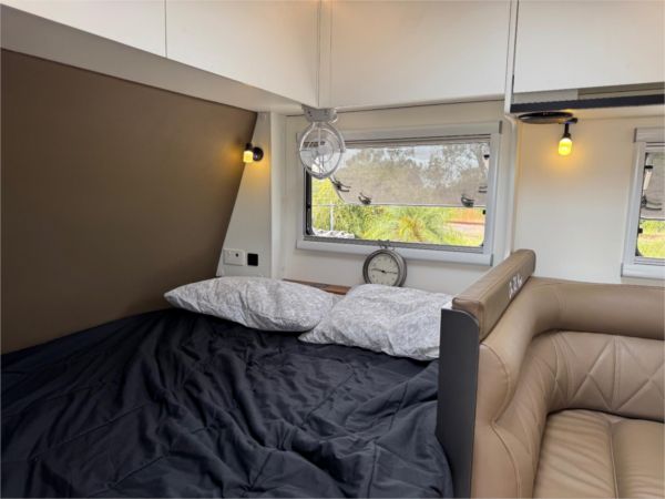 2025 On The Move Caravans Adventure 5.7F Black Edition Other image