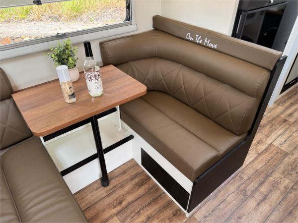 2025 On The Move Caravans Adventure 5.7F Black Edition Other image