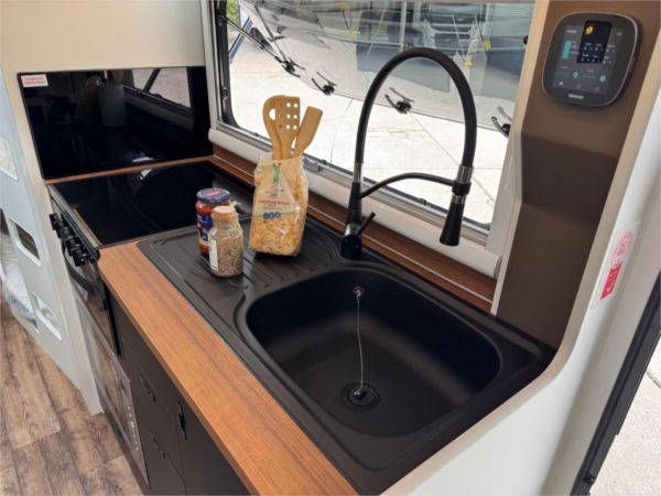 2025 On The Move Caravans Adventure 5.7F Black Edition Other image