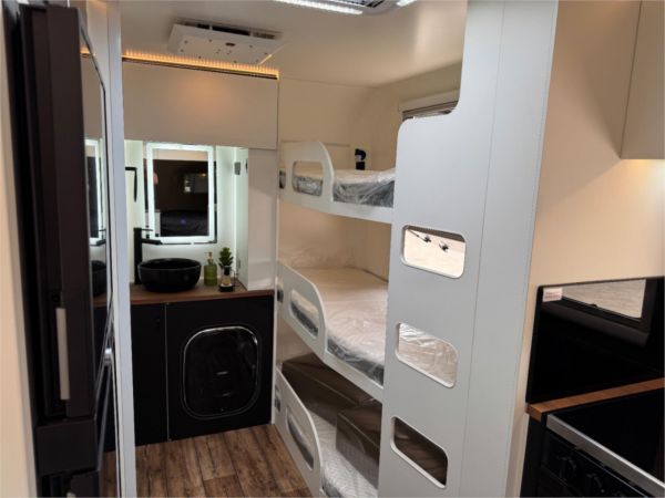 2025 On The Move Caravans Adventure 5.7F Black Edition Other image