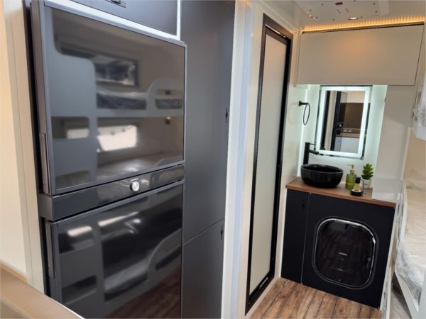 2025 On The Move Caravans Adventure 5.7F Black Edition Other image