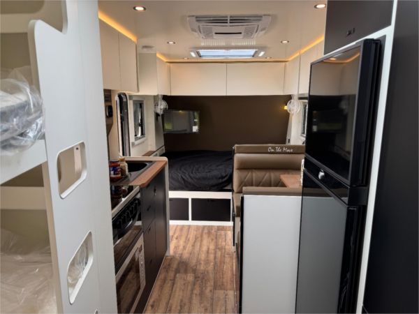 2025 On The Move Caravans Adventure 5.7F Black Edition Other image