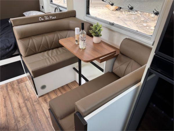 2025 On The Move Caravans Adventure 5.7F Black Edition Other image