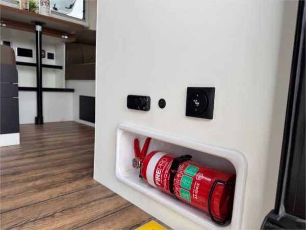 2025 On The Move Caravans Adventure 5.7F Black Edition Other image