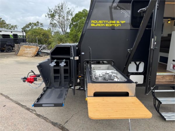 2025 On The Move Caravans Adventure 5.7F Black Edition Other image