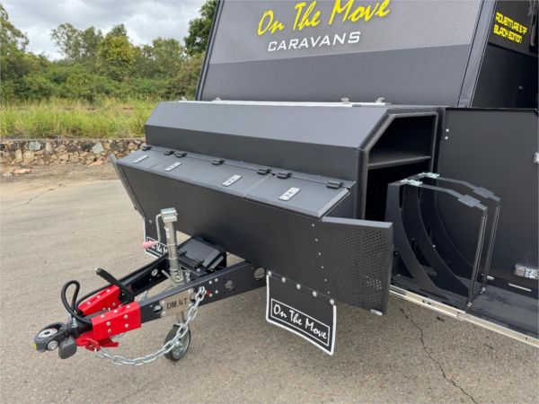 2025 On The Move Caravans Adventure 5.7F Black Edition Other image