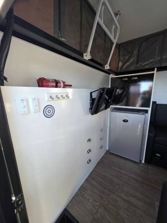 2020 Ezytrail Parks 11 Mki Pop Top PARKS11 MKI image