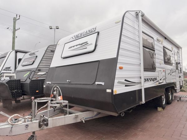 2012 Newlands Onyx Caravan image