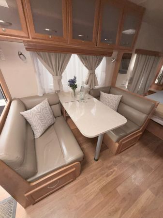 2012 Newlands Onyx Caravan image