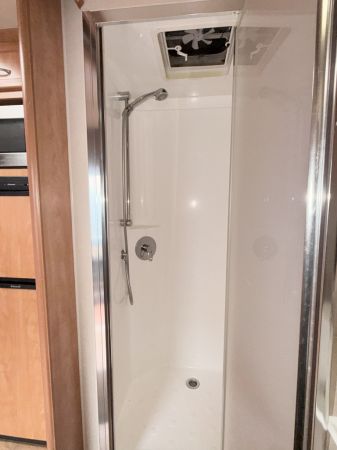 2012 Newlands Onyx Caravan image