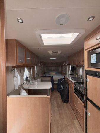 2012 Newlands Onyx Caravan image