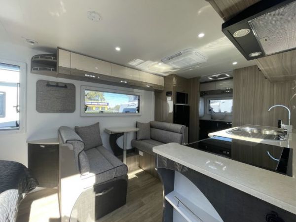 2025 Avan Aspire Caravan 572 image