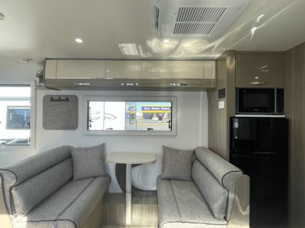 2025 Avan Aspire Caravan 572 image
