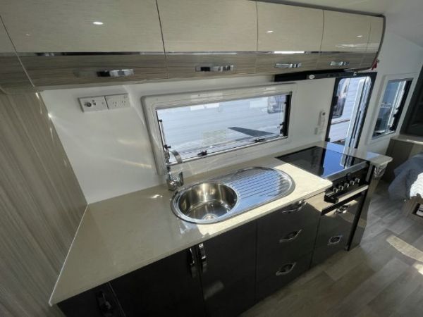 2025 Avan Aspire Caravan 572 image