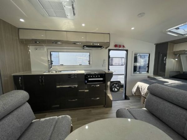 2025 Avan Aspire Caravan 572 image