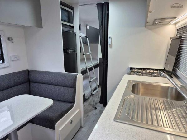 2024 Coromal Adventure Seeker 19'6 image