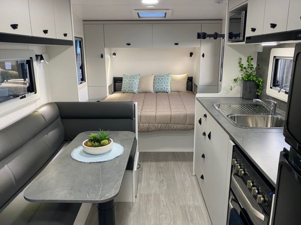 2025 Viscount V2 L2.3 Caravan image