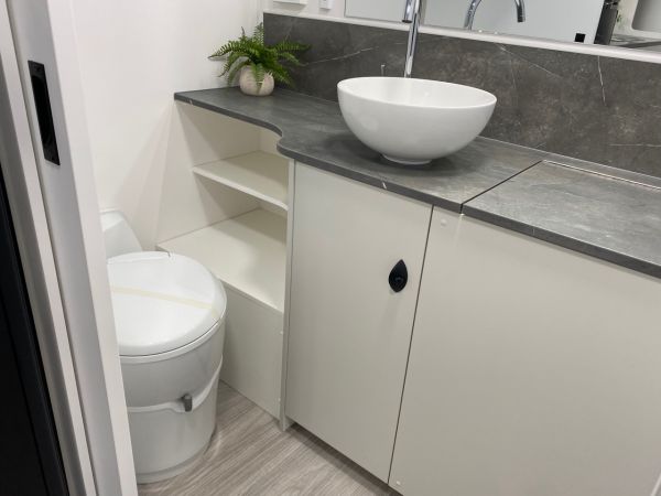 2025 Viscount V2 L2.3 Caravan image