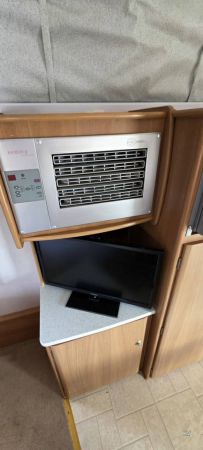 2013 Jayco Destiny POP TOP CARAVAN SHOWER TOILET image