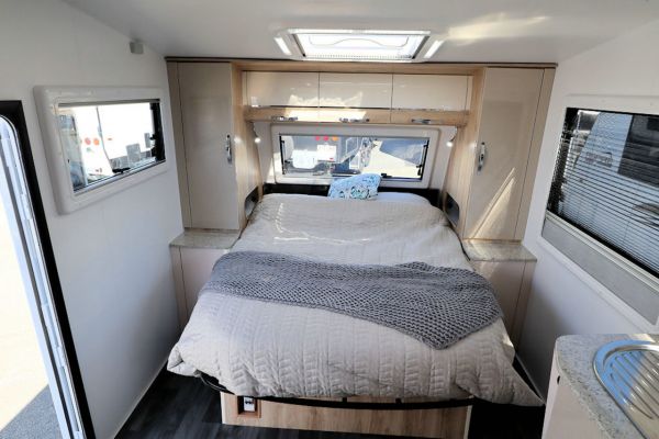 2025 Avan Aspire Caravan 555-1 image