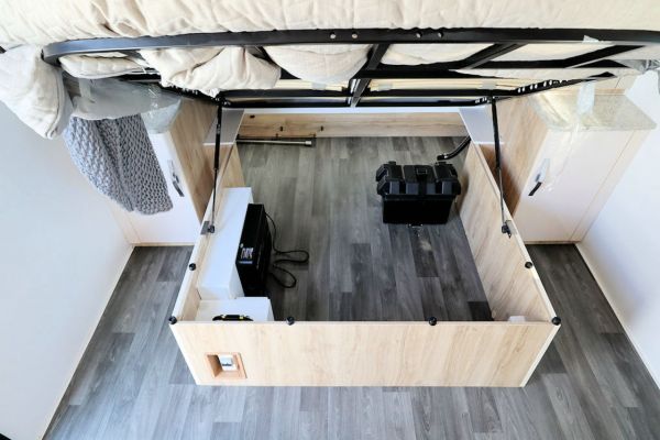 2025 Avan Aspire Caravan 555-1 image