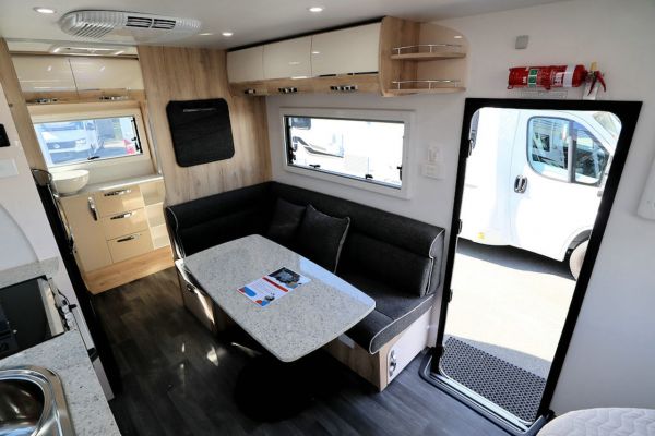 2025 Avan Aspire Caravan 555-1 image