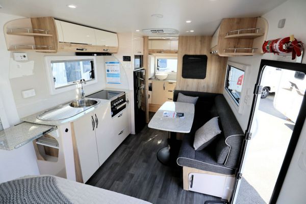 2025 Avan Aspire Caravan 555-1 image