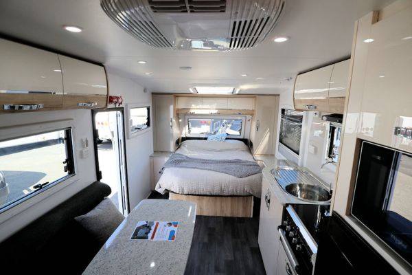 2025 Avan Aspire Caravan 555-1 image