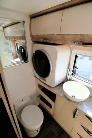 2025 Avan Aspire Caravan 555-1 image