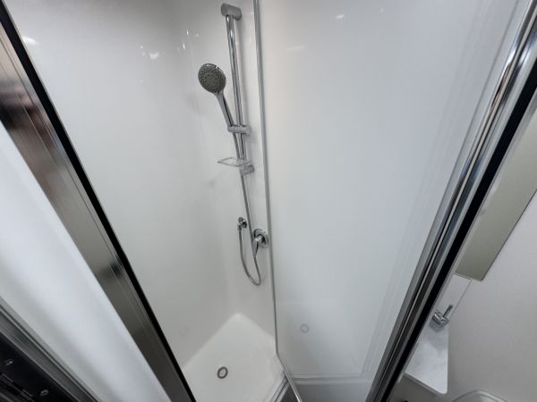 2025 Viscount V2 Family-3BS Caravan image